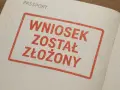 Co oznaczają pieczątki w paszporcie i jak wpływają na legalność pobytu