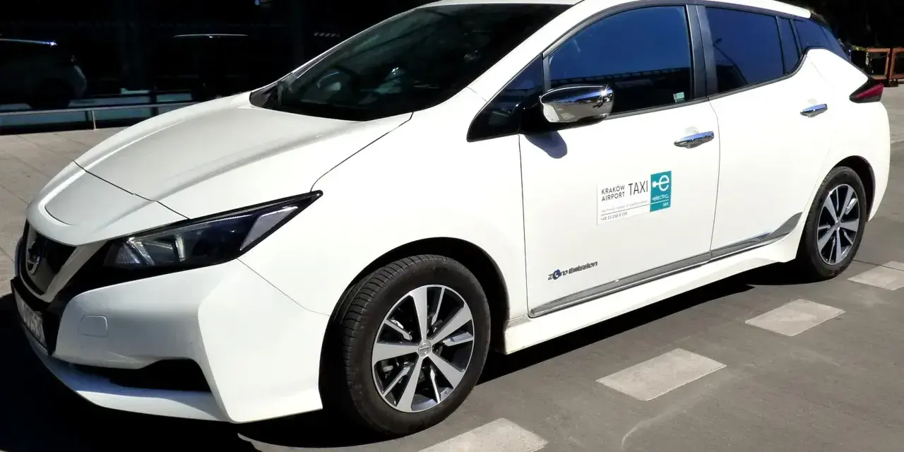 Ile kosztuje taxi z dworca w Krakowie na lotnisko? Sprawdź ceny!