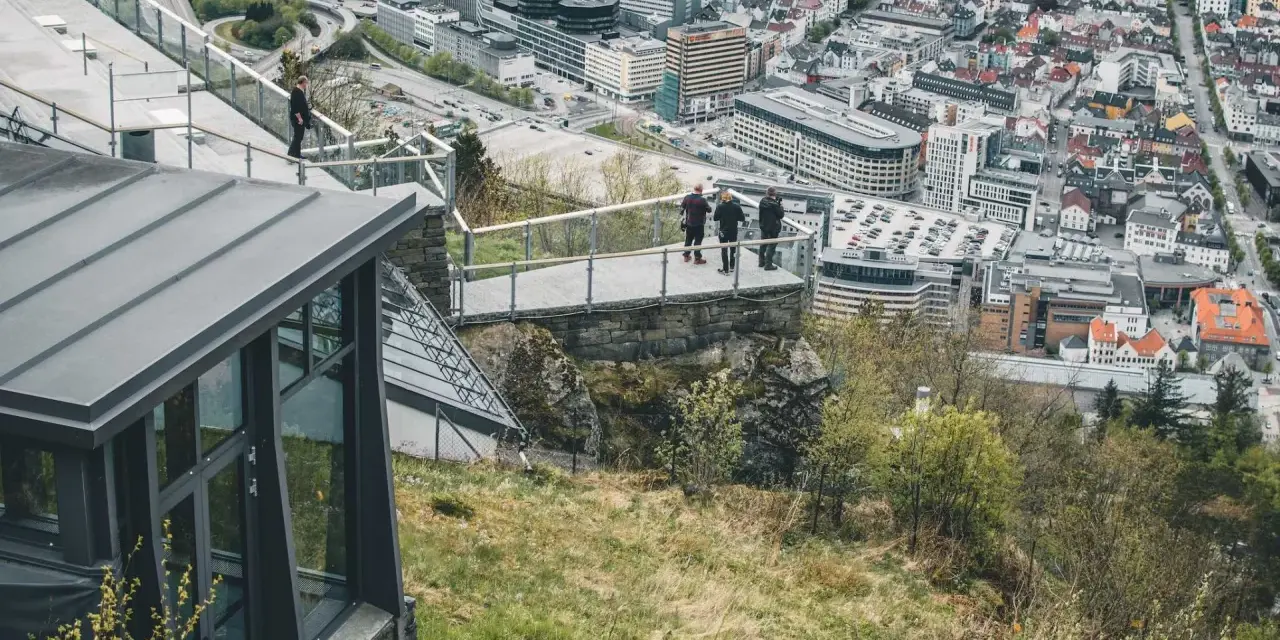Niezapomniane atrakcje w Bergen: co warto zobaczyć w tym mieście
