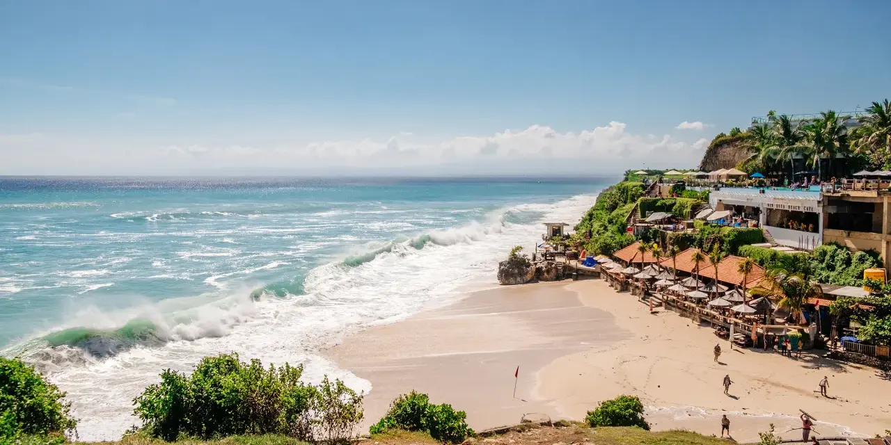 Ile trwa lot z Dubaju na Bali? Zaskakujące fakty o czasie podróży