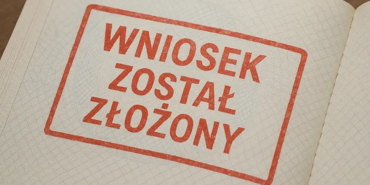 Co oznaczają pieczątki w paszporcie i jak wpływają na legalność pobytu