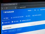 Strona internetowa Ryanair z formularzem wyszukiwania lotów, widoczne pole "De Paris Beauvais".