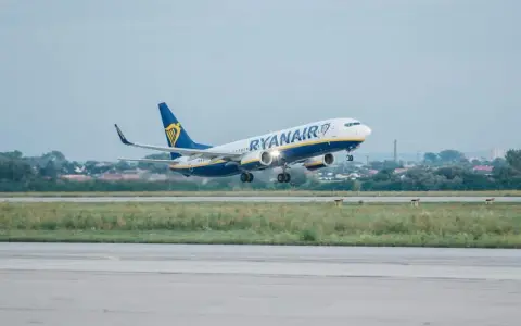 Odwołane loty Ryanair - co robić, aby odzyskać pieniądze?
