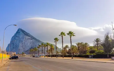 Gibraltar dowód czy paszport – co naprawdę potrzebujesz do podróży?