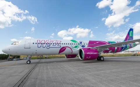 Jakimi samolotami lata Wizz Air? Poznaj nowoczesną flotę i jej zalety