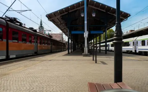 Jak dojechać z lotniska Balice do dworca - szybkie i tanie opcje