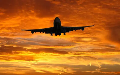 Ile trwa lot do Marsa Alam? Zaskakujące fakty o czasie przelotu