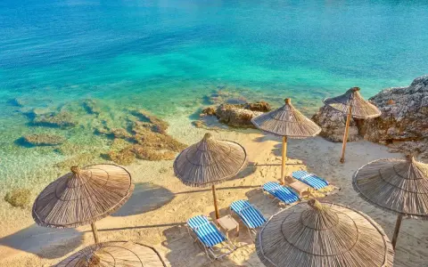 Ile kosztuje lot do Albanii? Ceny, porady i najlepsze oferty