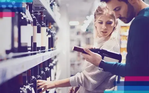 Wizzair ile alkoholu: unikaj problemów z przewozem trunków na pokładzie