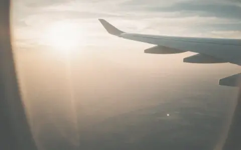 Ile trwa lot z Katowic do Malagi? Zaskakujące fakty o czasie podróży