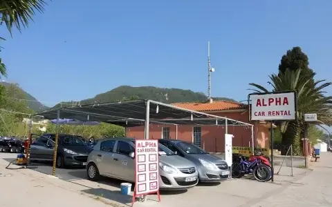 Jak dojechać z lotniska w Korfu do centrum - tanie i wygodne opcje