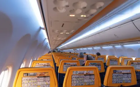 Ryanair ile miejsc: poznaj pojemność samolotów i ich komfort