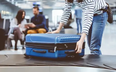 Co to jest bagaż rejestrowany Wizz Air i jakie są jego zasady?