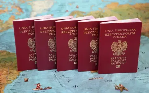 Ile kosztuje wyrobienie paszportu w ambasadzie? Sprawdź opłaty i ulgi