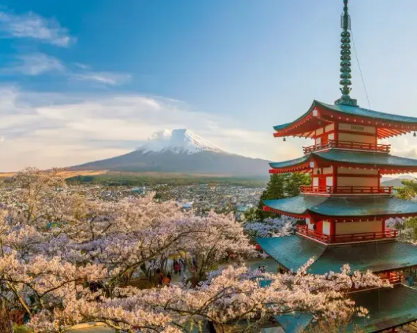Ile trwa lot do Japonii z Warszawy? Sprawdź, co warto wiedzieć