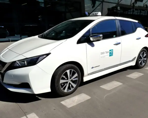 Ile kosztuje taxi z dworca w Krakowie na lotnisko? Sprawdź ceny!