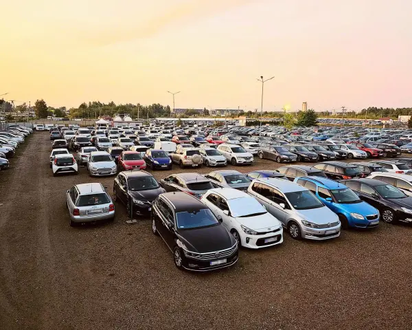 Ile kosztuje wjazd na lotnisko Pyrzowice? Sprawdź ceny parkingu