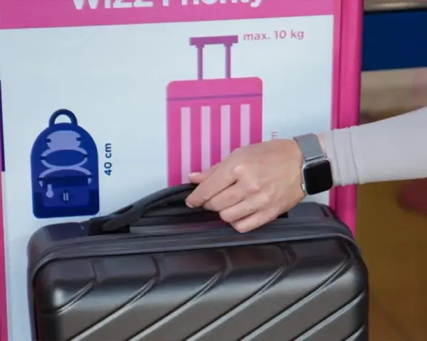Czy na lotnisku sprawdzają wymiary bagażu podręcznego? Uniknij opłat!