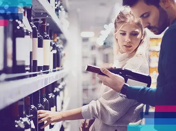 Wizzair ile alkoholu: unikaj problemów z przewozem trunków na pokładzie