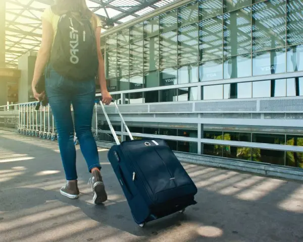 Jak dojechać z lotniska Wrocław do centrum - najlepsze opcje transportu