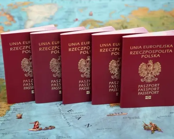 Ile kosztuje wyrobienie paszportu w ambasadzie? Sprawdź opłaty i ulgi