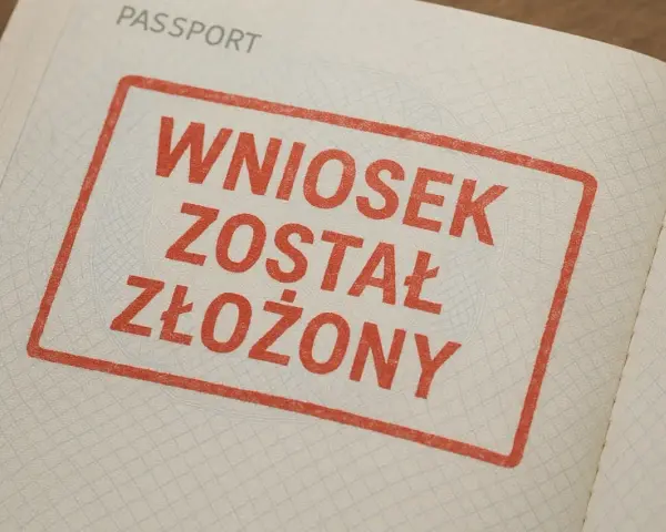 Co oznaczają pieczątki w paszporcie i jak wpływają na legalność pobytu