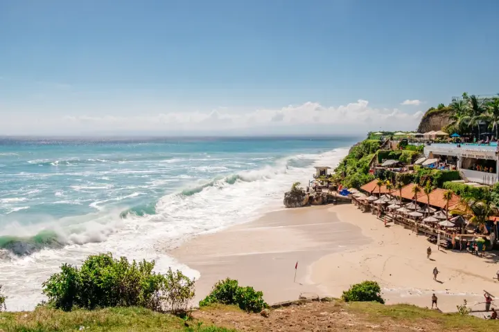 Ile trwa lot z Dubaju na Bali? Zaskakujące fakty o czasie podróży