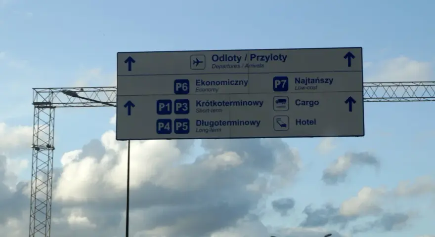 Jak wjechać na parking lotnisko Gdańsk - uniknij problemów z wjazdem