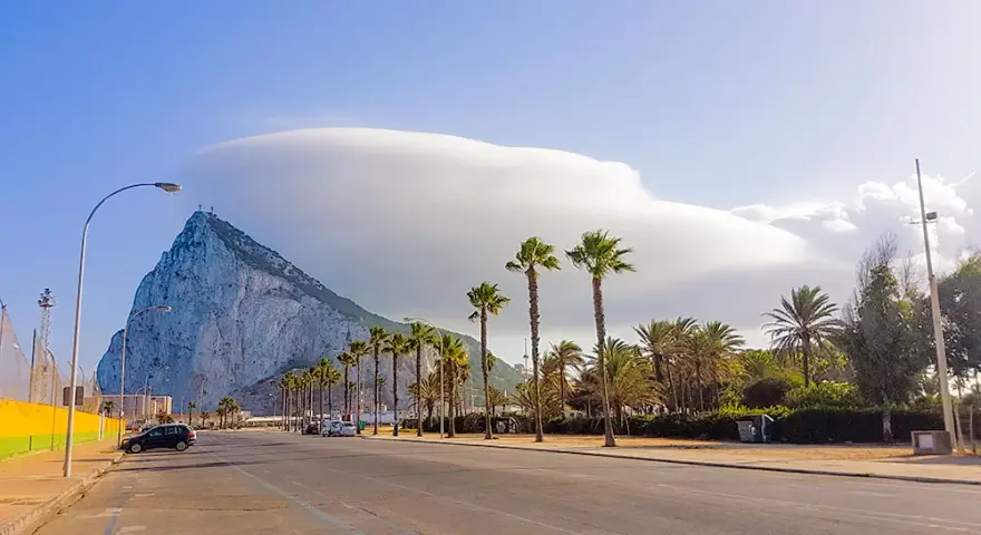 Gibraltar dowód czy paszport – co naprawdę potrzebujesz do podróży?