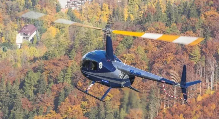 Ile trwa lot helikopterem z Zakopanego do Warszawy? Sprawdź czynniki wpływające na czas lotu