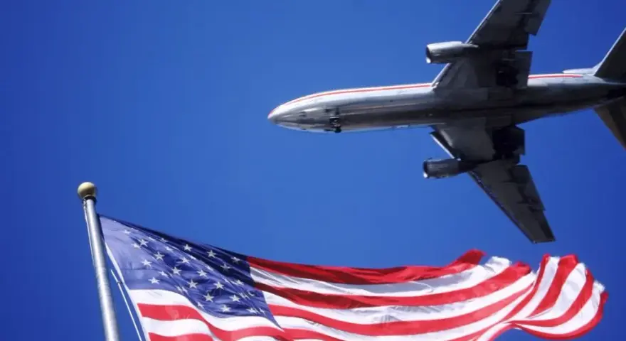 Ile trwa lot z Polski do USA? Czas lotów, który zaskakuje podróżnych