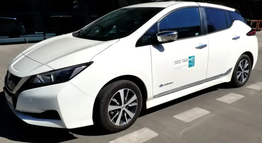 Ile kosztuje taxi z dworca w Krakowie na lotnisko? Sprawdź ceny!