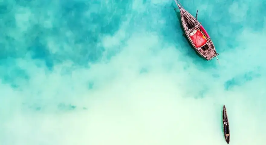 Ile trwa lot na Zanzibar? Sprawdź czas podróży z Polski i porady