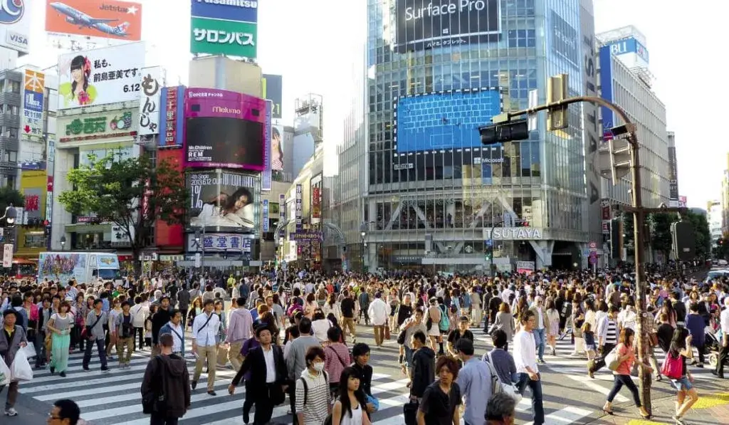Zdjęcie Ile trwa lot do Japonii? Poznaj najkrótsze trasy i czasy podróży