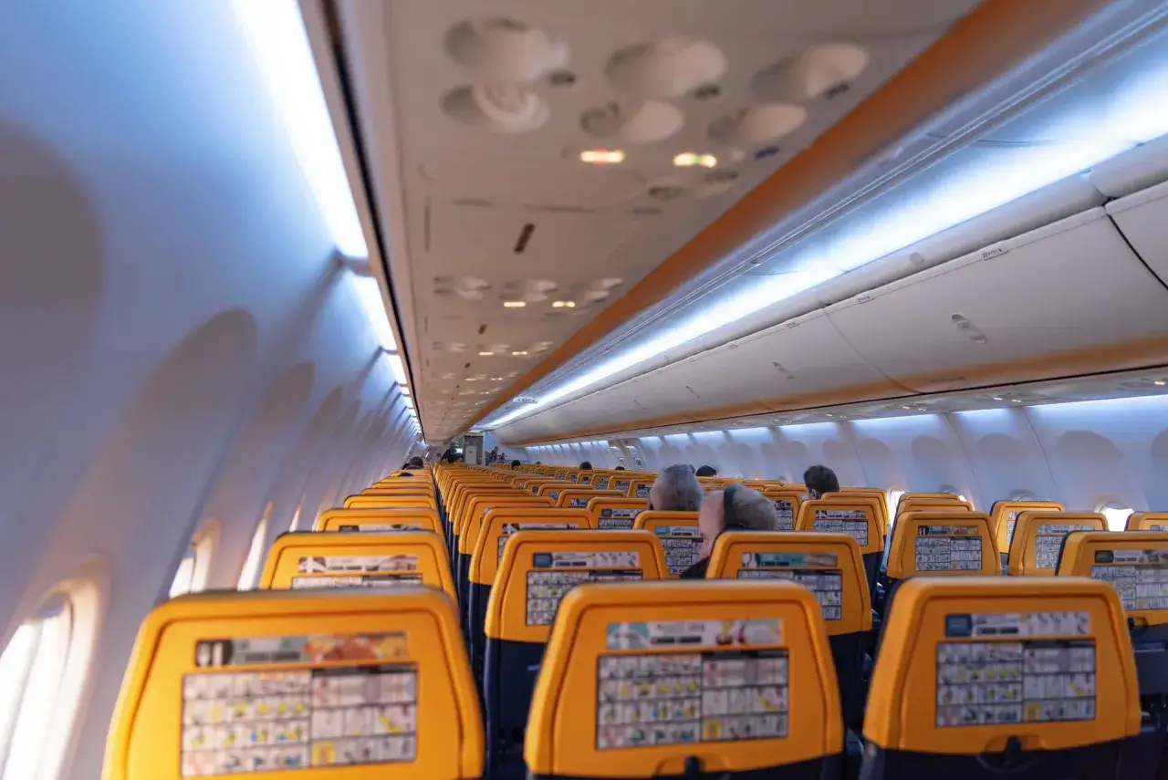 Zdjęcie Ryanair ile miejsc: poznaj pojemność samolotów i ich komfort
